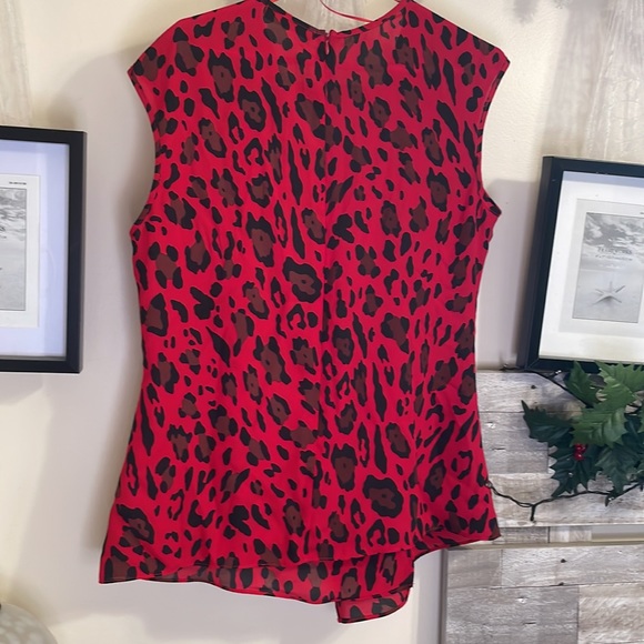 Red leopard print asymmetrical blouse - Picture 4 of 5